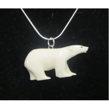 collier ours polaire en bois de caribou collier ours polaire en bois de caribou